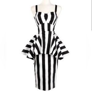 Pin Up Girl Clothing: Gloria Dress: Mark Stripe Black and White: (Large)